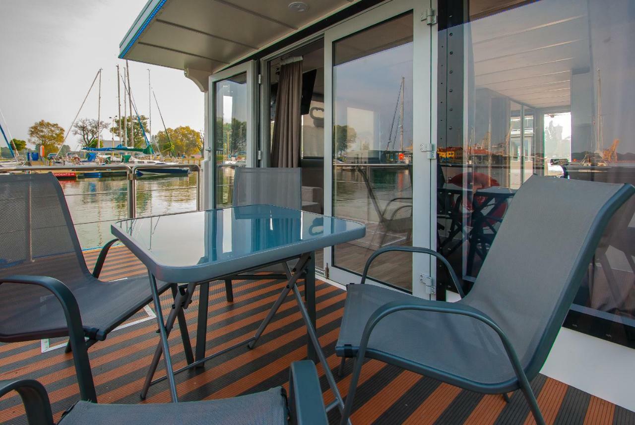 Amber Houseboat Daire Swinoujscie Dış mekan fotoğraf